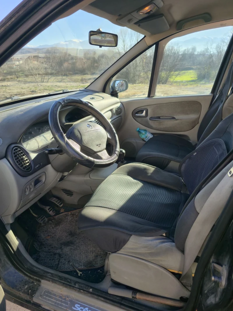 Renault Scenic, снимка 10 - Автомобили и джипове - 52711930