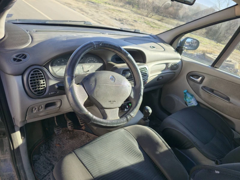 Renault Scenic, снимка 4 - Автомобили и джипове - 52711930