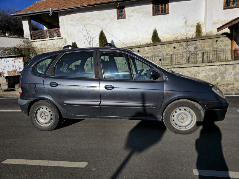 Renault Scenic, снимка 3 - Автомобили и джипове - 52711930
