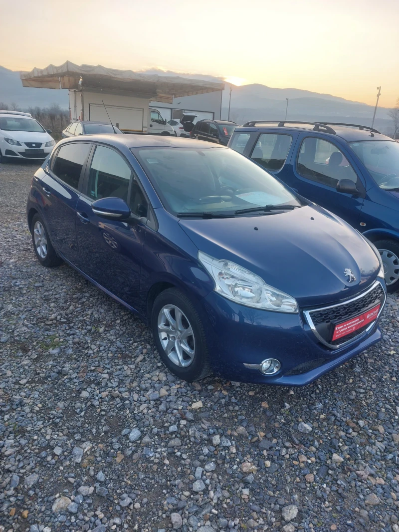 Peugeot 208 208