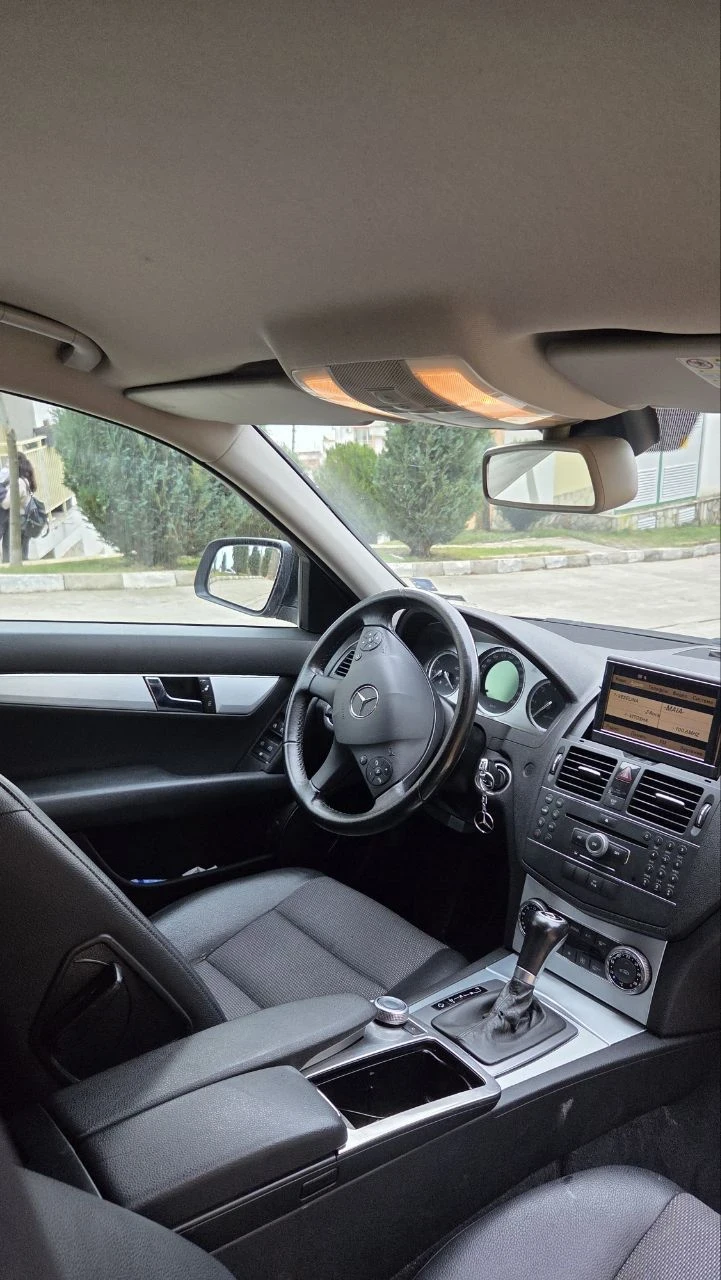 Mercedes-Benz 220, снимка 6 - Автомобили и джипове - 56209187