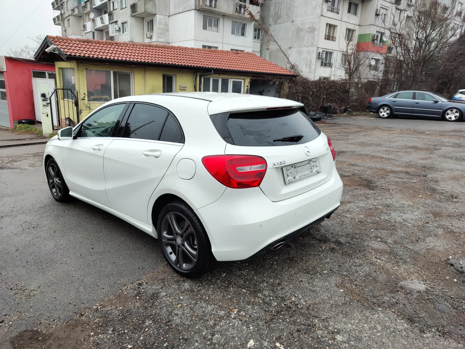 Mercedes-Benz A 180  - изображение 4