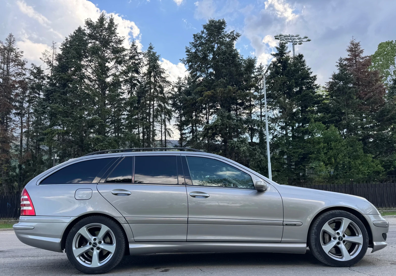 Mercedes-Benz C 320  - изображение 7