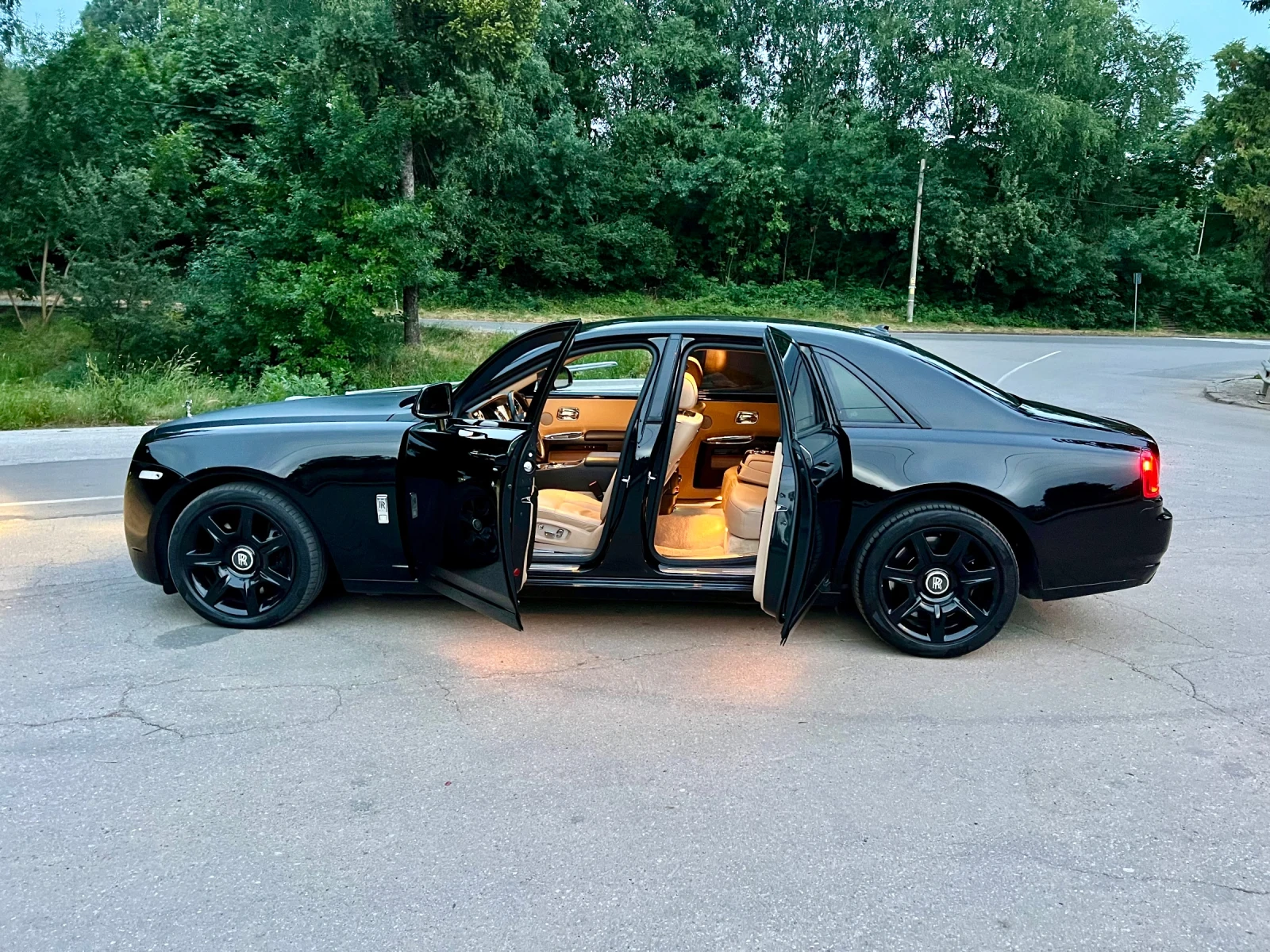 Rolls-Royce Ghost  - изображение 9
