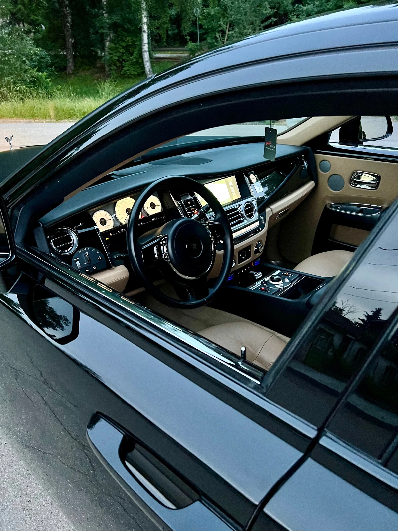 Rolls-Royce Ghost  - изображение 7