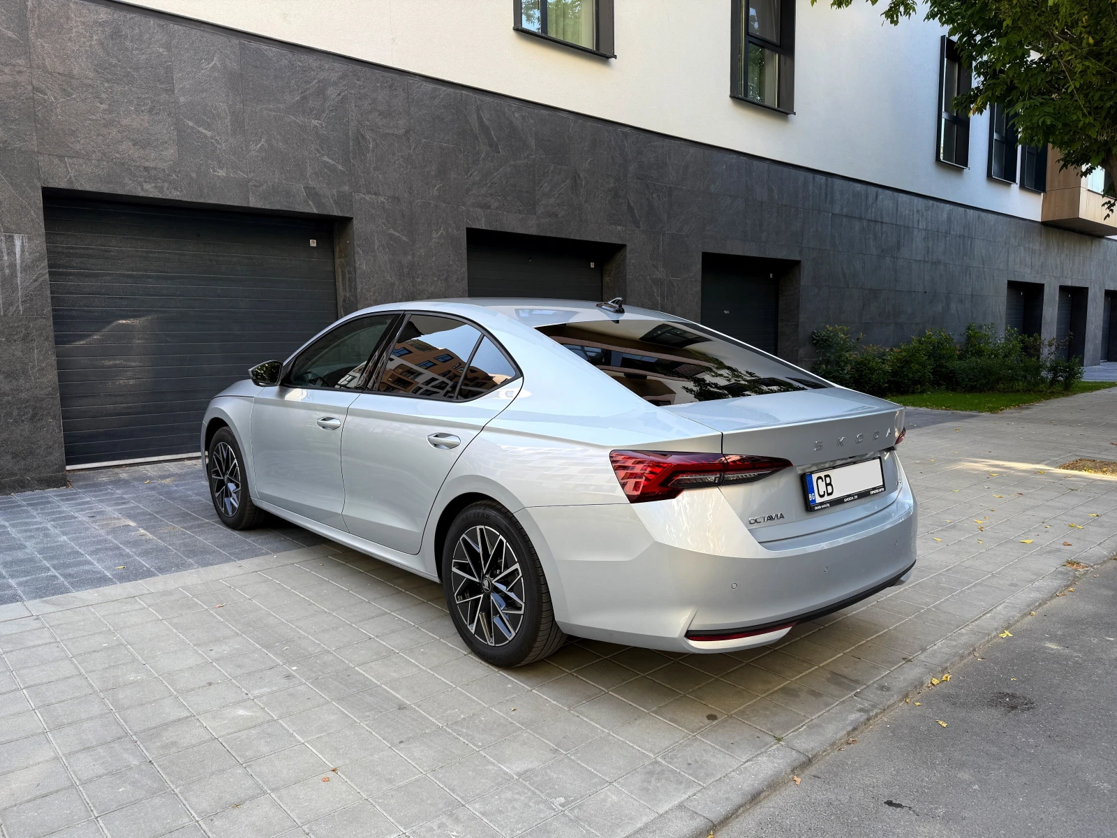 Skoda Octavia 2.0 TSI 4x4 204к.с. DSG7 - изображение 4