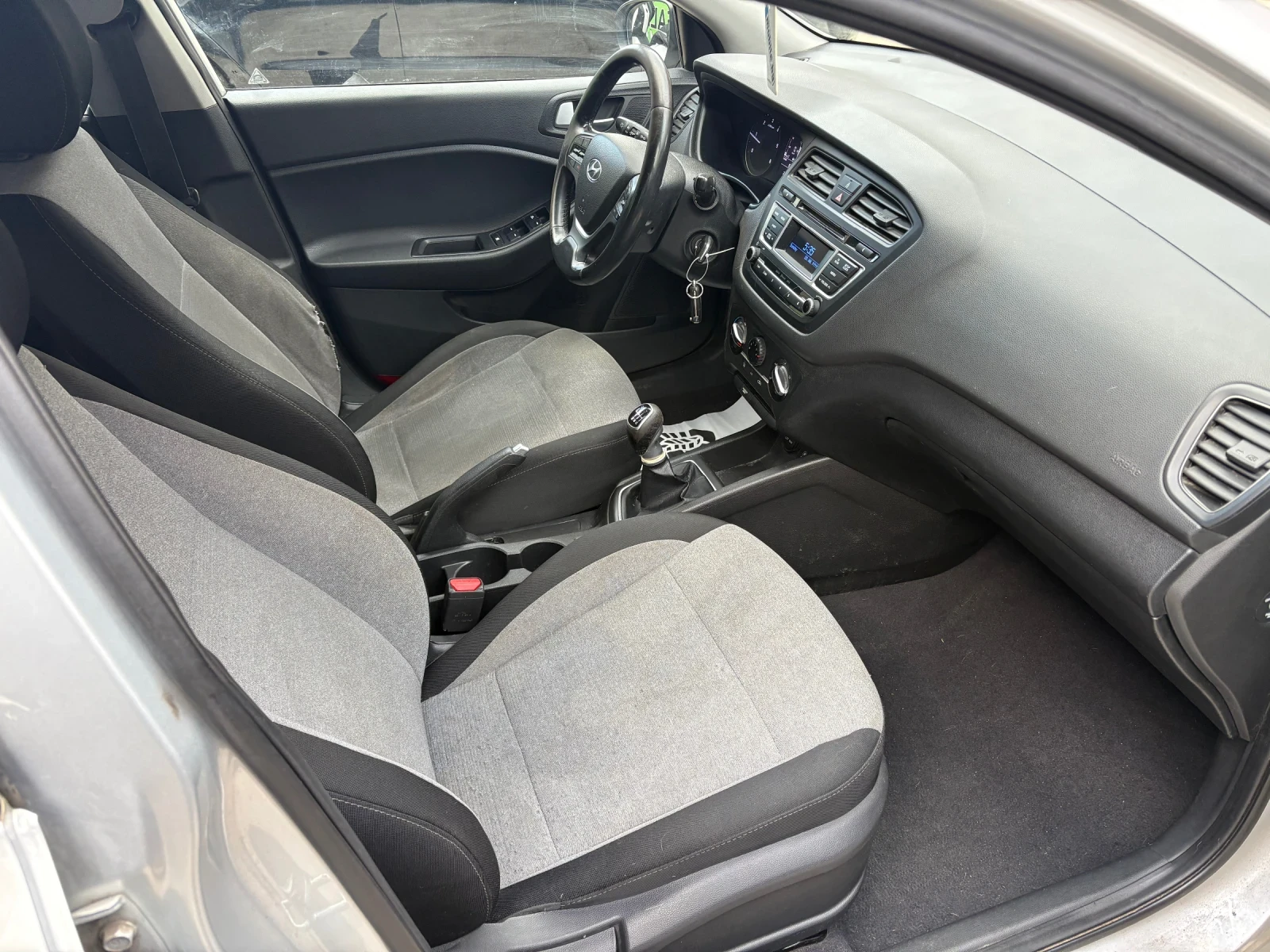 Hyundai I20 1.1CRDI EURO6 | Mobile.bg � ����������� 9