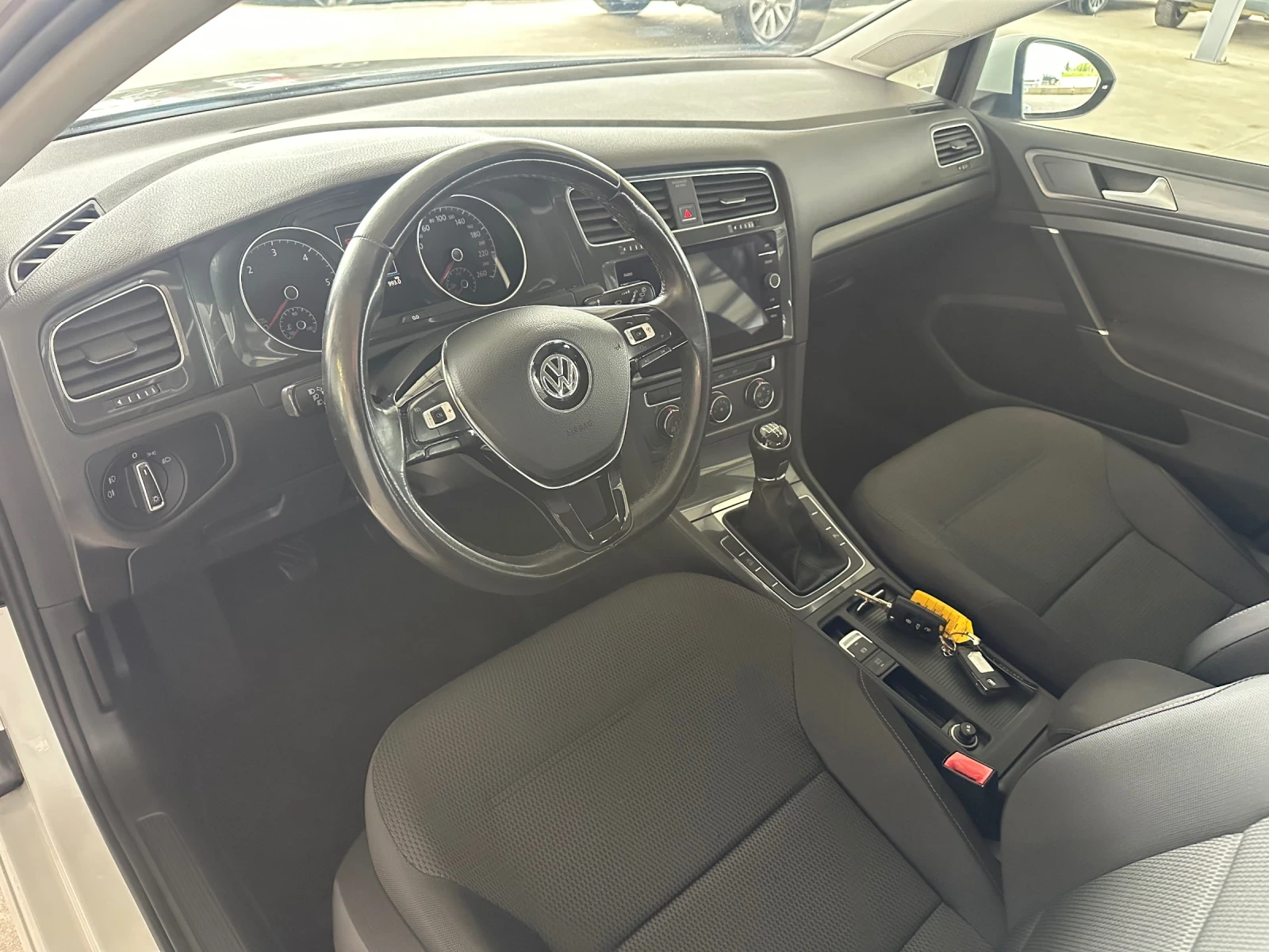 VW Golf 1.6 TDI* 116ps* 180хл.км* ЛЕД* НАВИ* КАМЕРА, снимка 9 - Автомобили и джипове - 54341288
