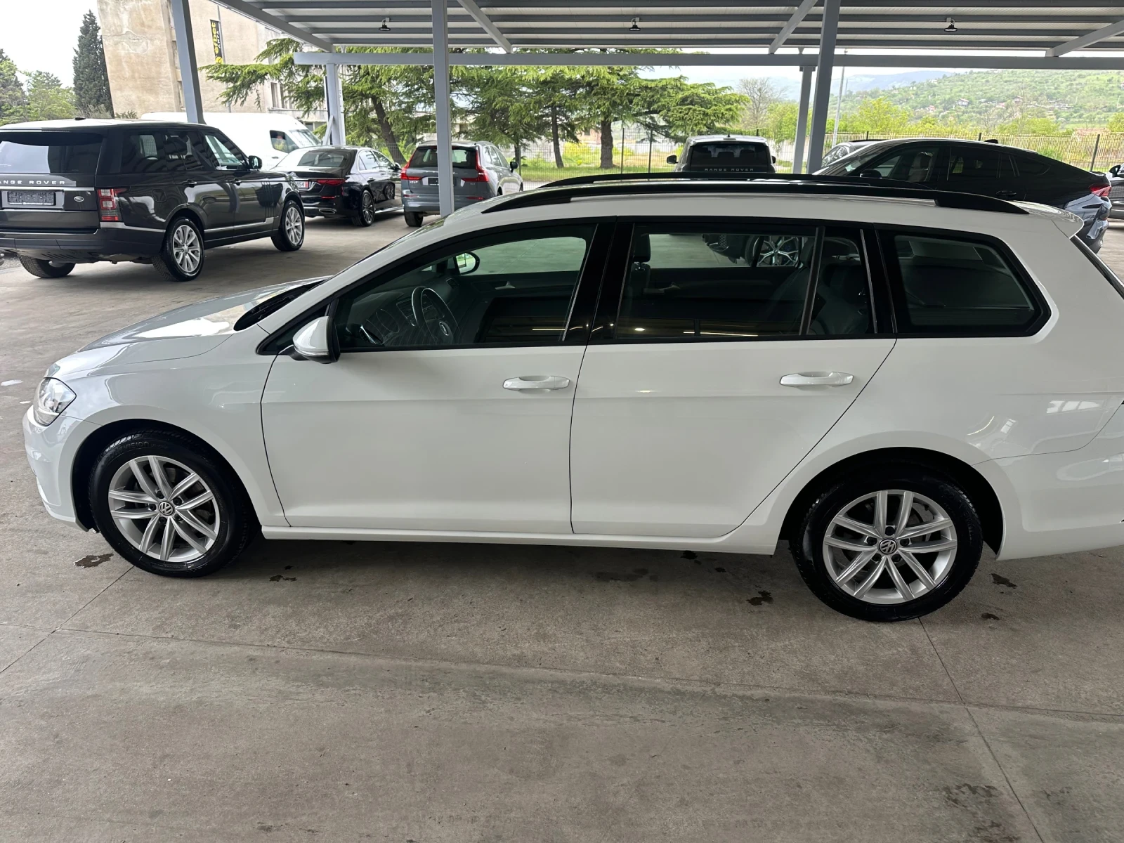 VW Golf 1.6 TDI* 116ps* 180хл.км* ЛЕД* НАВИ* КАМЕРА, снимка 7 - Автомобили и джипове - 54341288