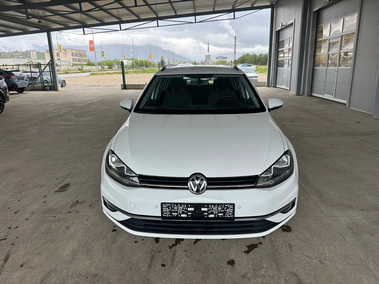 VW Golf 1.6 TDI* 116ps* 180хл.км* ЛЕД* НАВИ* КАМЕРА, снимка 2 - Автомобили и джипове - 54341288