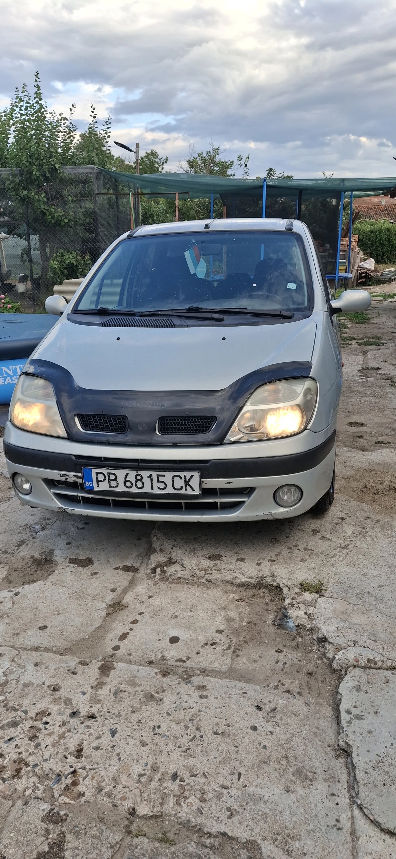 Renault Scenic 1.6 16V 107к.с. (K4M) Газ/Бензин, снимка 10 - Автомобили и джипове - 55268197