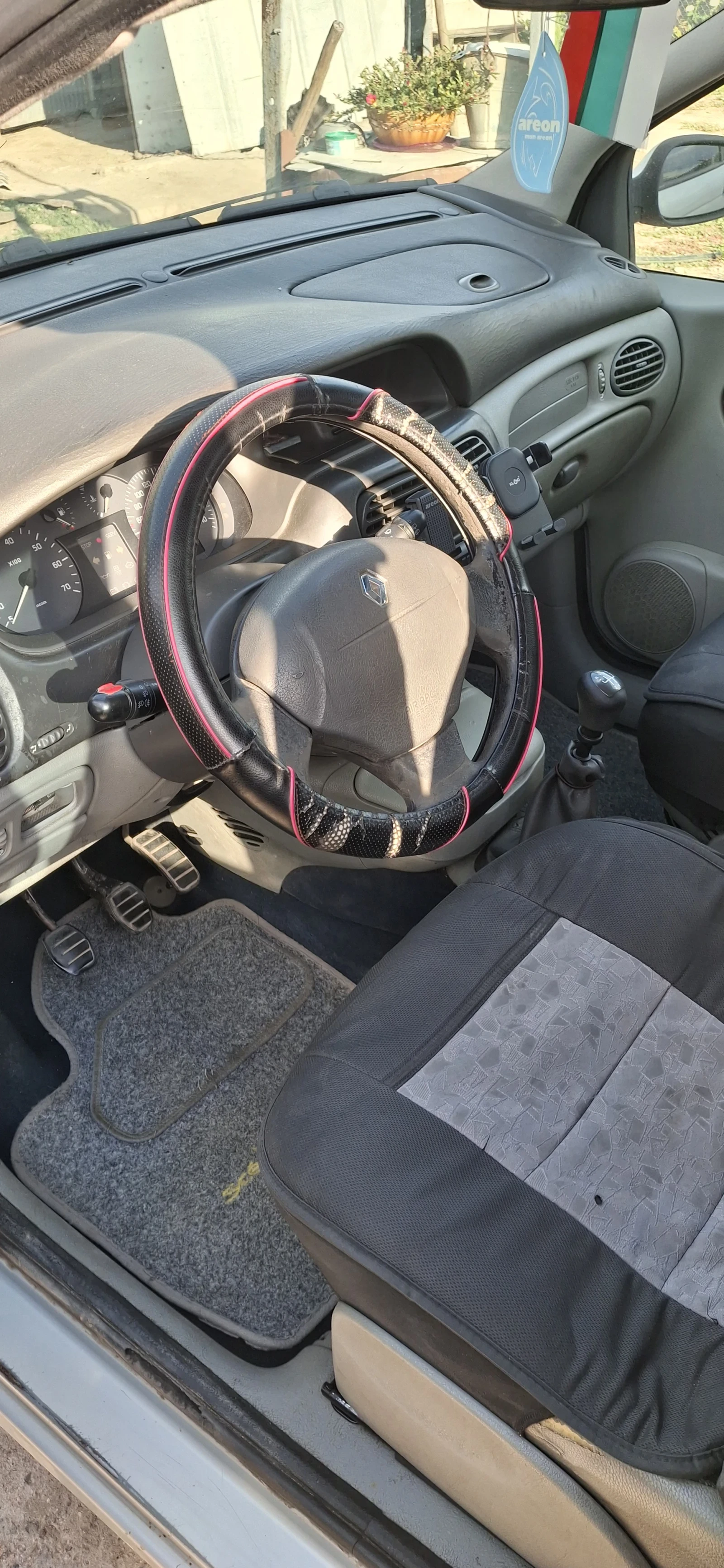 Renault Scenic 1.6 16V 107к.с. (K4M) Газ/Бензин, снимка 12 - Автомобили и джипове - 55268197