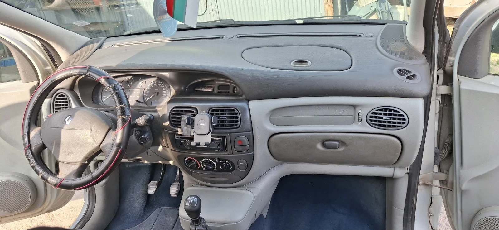 Renault Scenic 1.6 16V 107к.с. (K4M) Газ/Бензин, снимка 17 - Автомобили и джипове - 55268197