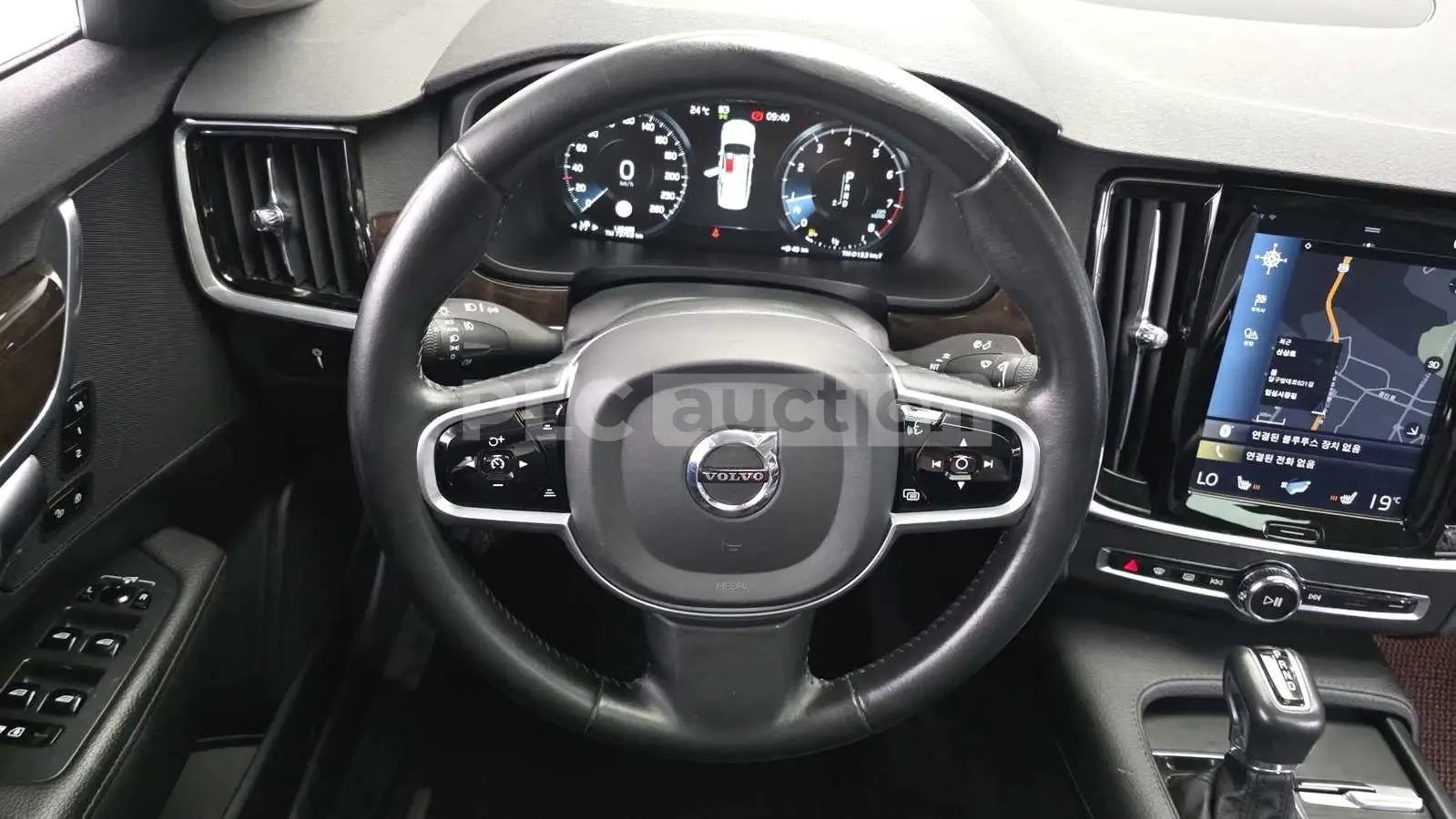 Volvo S90 T5 MOMENTUM HEAD UP/PANORAMA/360CAM, снимка 12 - Автомобили и джипове - 55346738