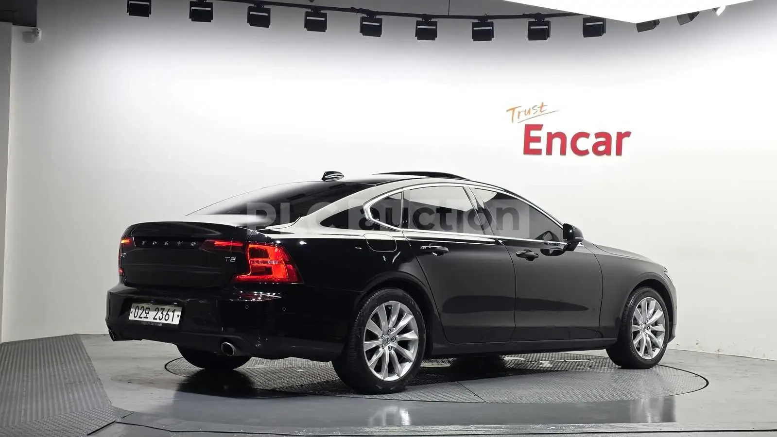 Volvo S90 T5 MOMENTUM HEAD UP/PANORAMA/360CAM, снимка 2 - Автомобили и джипове - 55346738