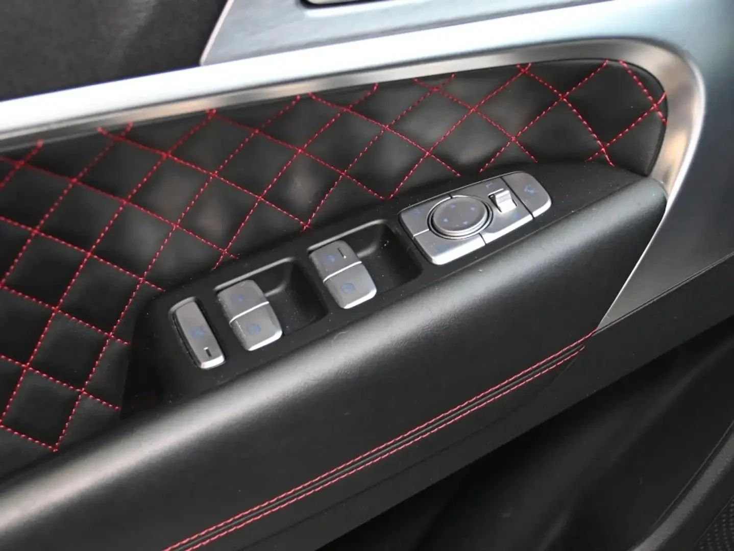 Genesis G70 3.3T DYNAMIC PERFORMANCE ���� �� �� ���������� | Mobile.bg � ����������� 16