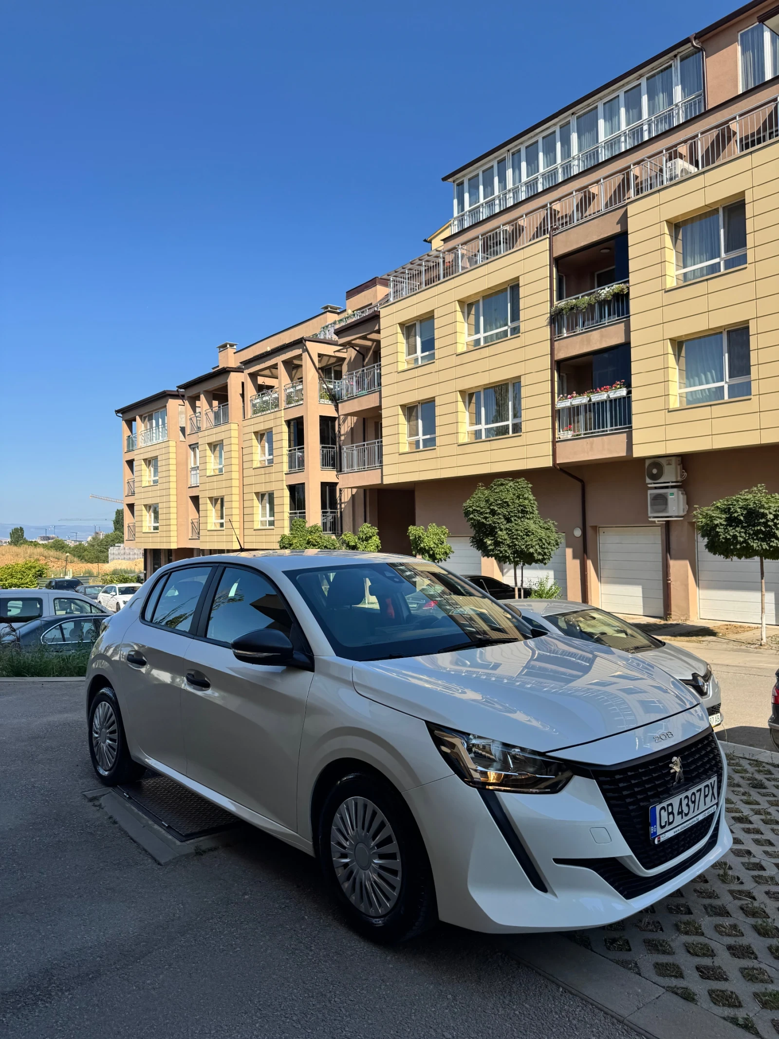 Peugeot 208, снимка 4 - Автомобили и джипове - 55640074
