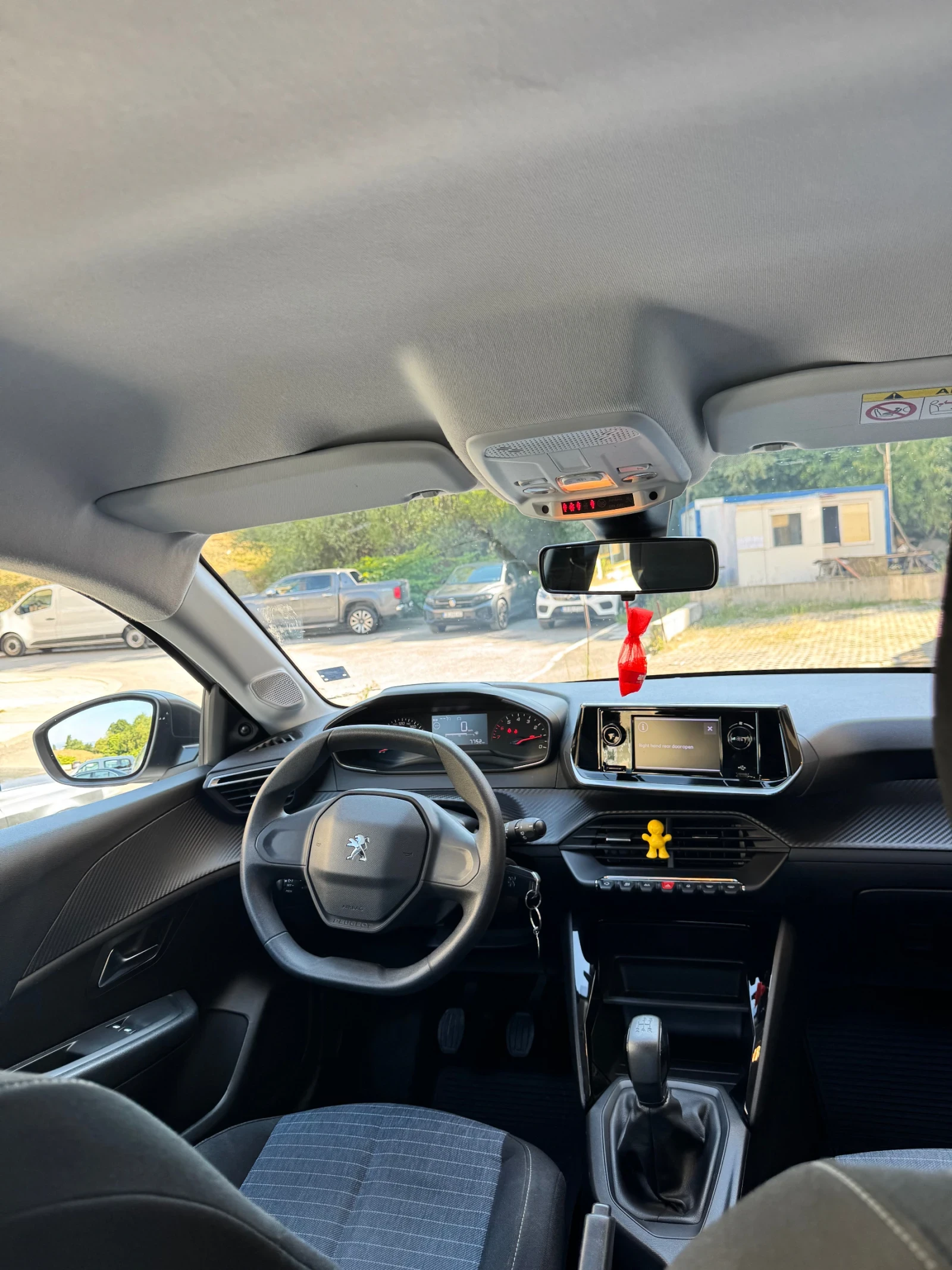 Peugeot 208, снимка 6 - Автомобили и джипове - 55640074