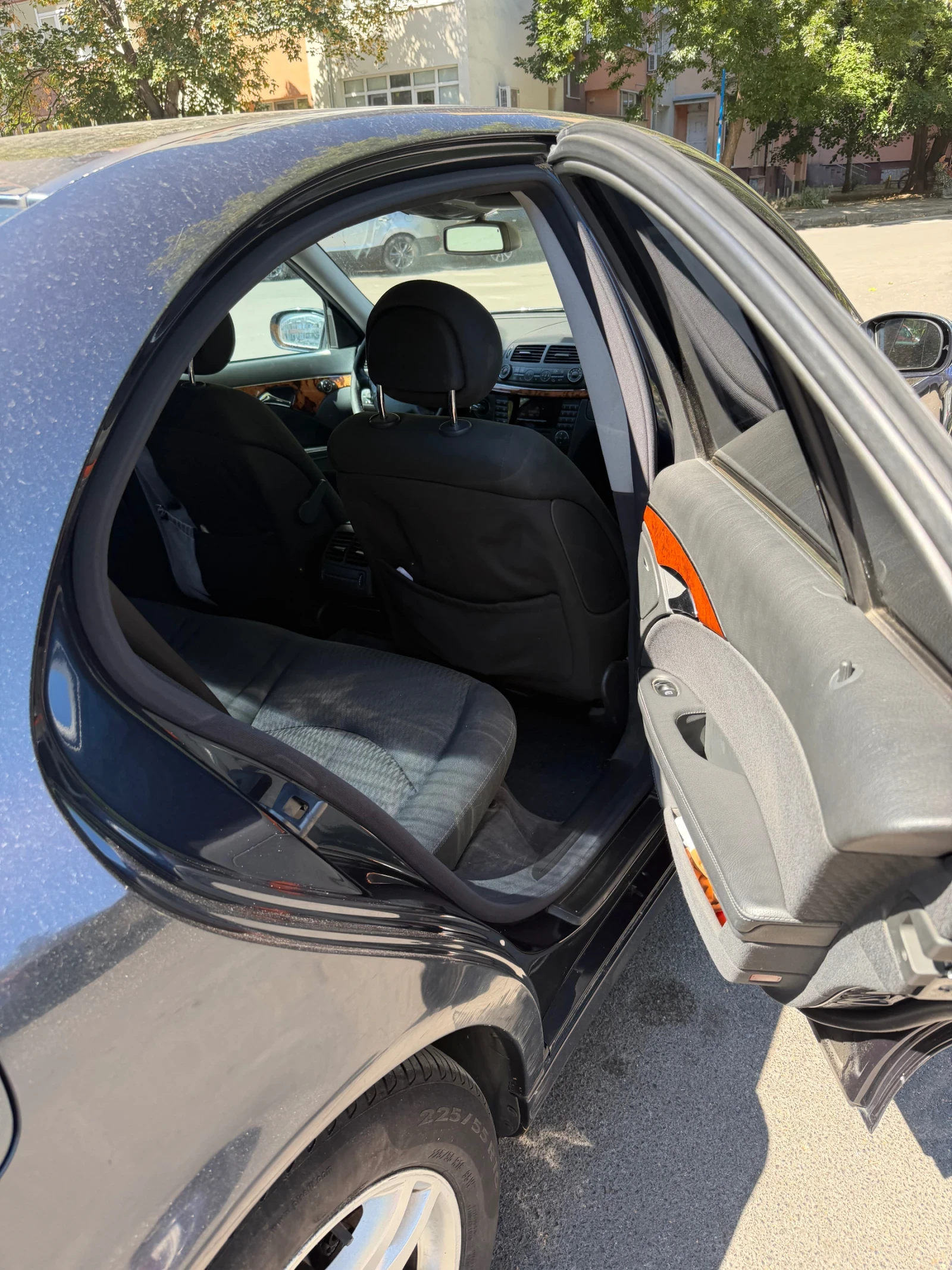 Mercedes-Benz E 280, снимка 7 - Автомобили и джипове - 56199440