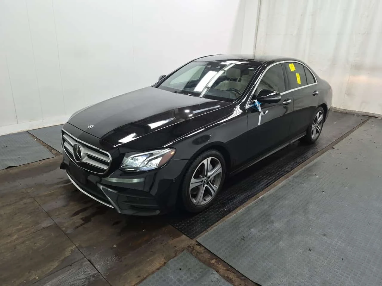 Mercedes-Benz E 300 АМГ ПАКЕТ/4matic/CARFAX/ПОДГРЕВ/ПАНОРАМА/БЯЛ САЛОН