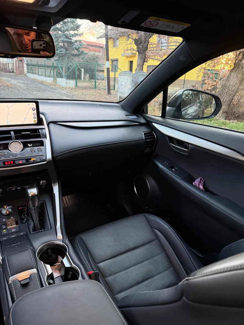 Lexus NX 300h, снимка 13 - Автомобили и джипове - 53126511