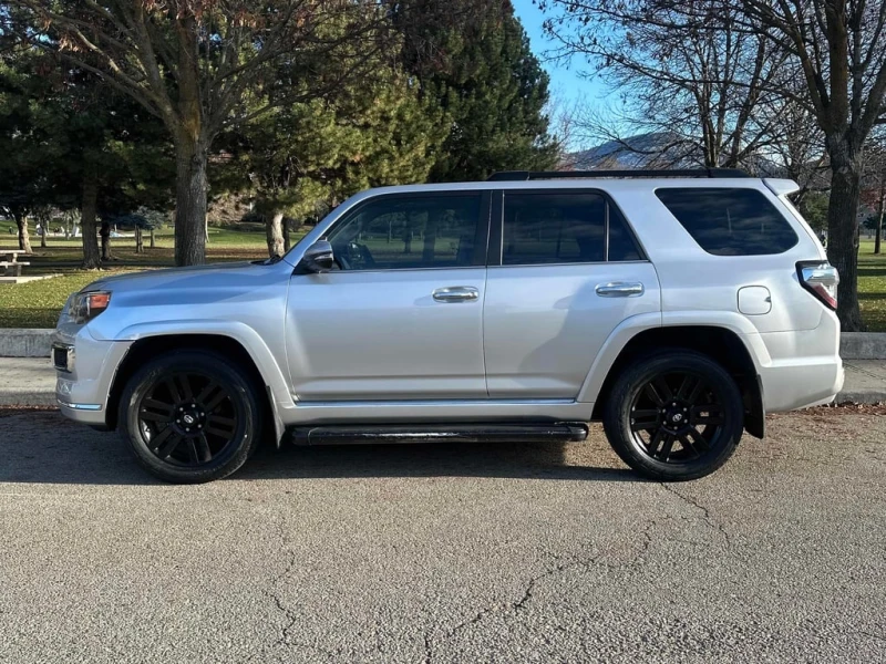 Toyota 4runner * SR5 * CARFAX * БЕЗ ПЪРВОНАЧАЛНА ВНОСКА, снимка 2 - Автомобили и джипове - 53150891