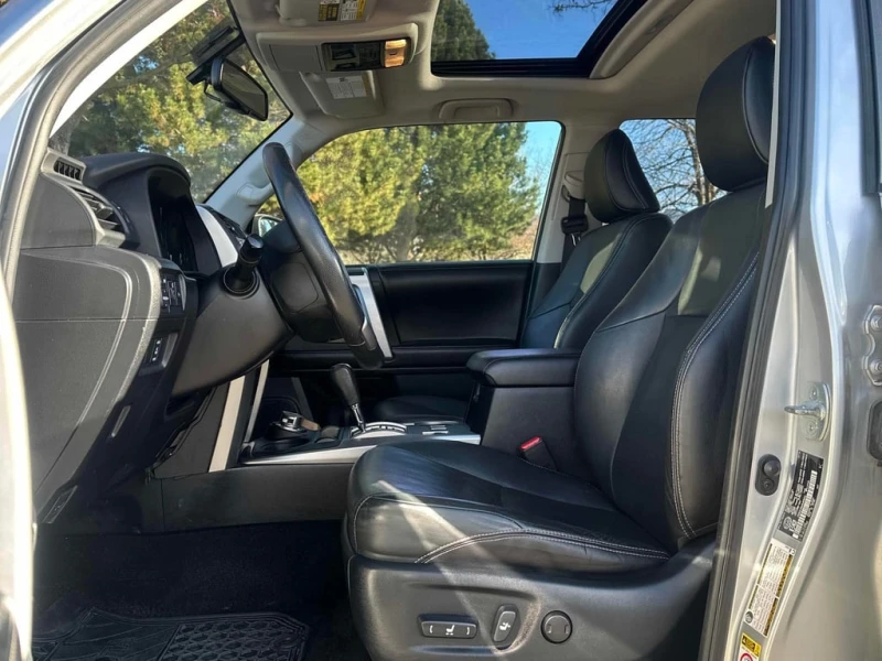 Toyota 4runner * SR5 * CARFAX * БЕЗ ПЪРВОНАЧАЛНА ВНОСКА, снимка 5 - Автомобили и джипове - 53150891