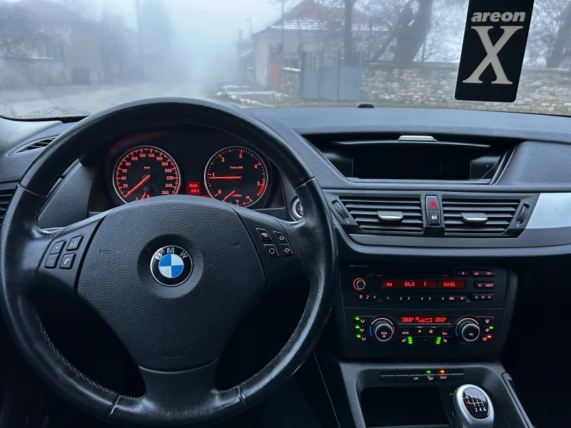 BMW X1 2.0d/xDrive* ПОДГРЕВ* СЕРВИЗНА КНИЖКА* , снимка 13 - Автомобили и джипове - 53205251