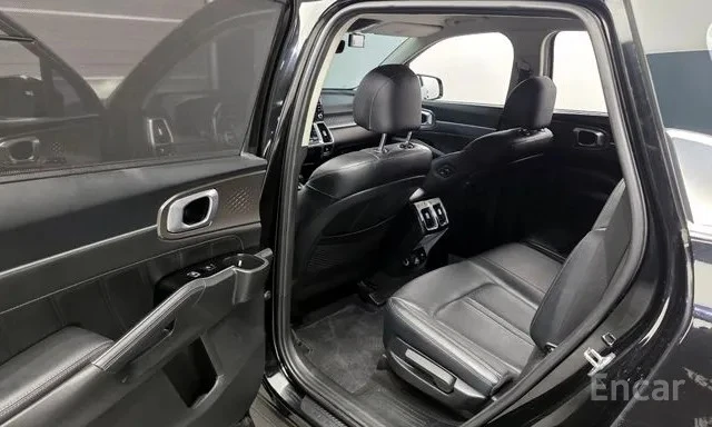 Kia Sorento 2.2 Diesel 4WD Noblesse | 360  камера | Адаптивен , снимка 10 - Автомобили и джипове - 55753737