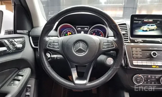 Mercedes-Benz GLS 350 D * AMG * ОБДУХВАНЕ * 360 * ДИСТРОНИК * , снимка 6 - Автомобили и джипове - 55879356