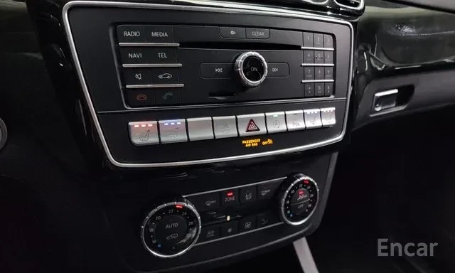 Mercedes-Benz GLS 350 D * AMG * ОБДУХВАНЕ * 360 * ДИСТРОНИК * , снимка 9 - Автомобили и джипове - 55879356