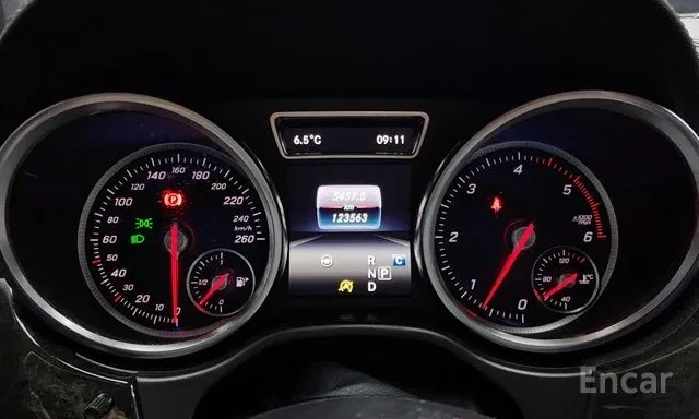 Mercedes-Benz GLS 350 D * AMG * ОБДУХВАНЕ * 360 * ДИСТРОНИК * , снимка 7 - Автомобили и джипове - 55879356