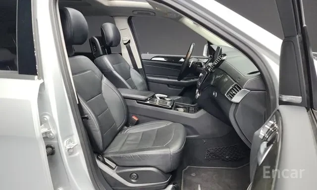 Mercedes-Benz GLS 350 D * AMG * ОБДУХВАНЕ * 360 * ДИСТРОНИК * , снимка 11 - Автомобили и джипове - 55879356