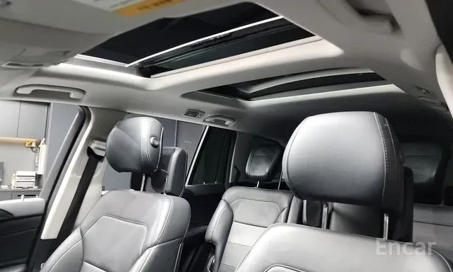 Mercedes-Benz GLS 350 D * AMG * ОБДУХВАНЕ * 360 * ДИСТРОНИК * , снимка 14 - Автомобили и джипове - 55879356