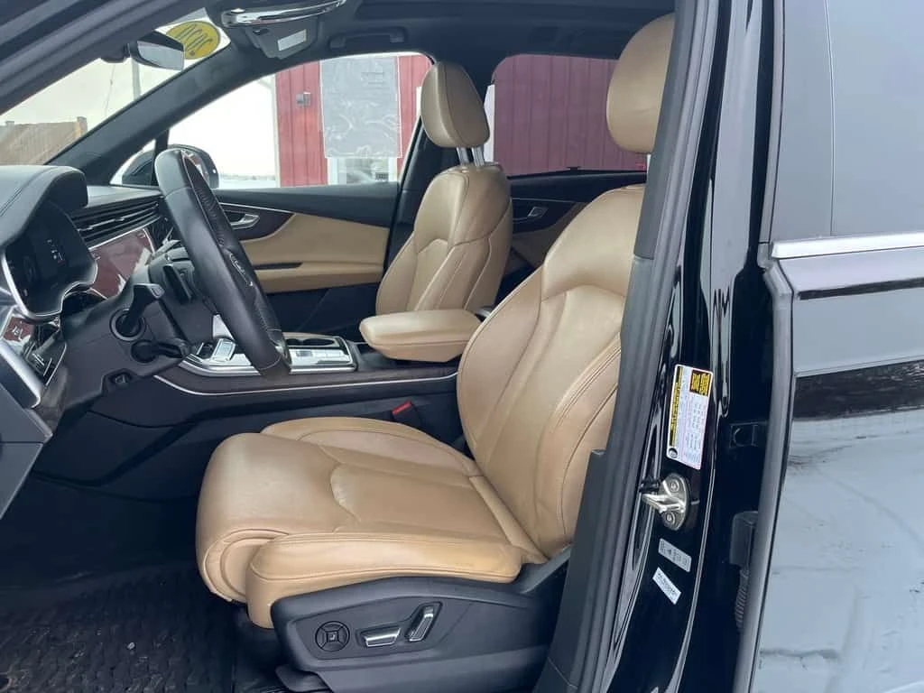 Audi Q7 55tfsi * Technik * Фиксирана цена до БГ * CARFAX *, снимка 13 - Автомобили и джипове - 53868740