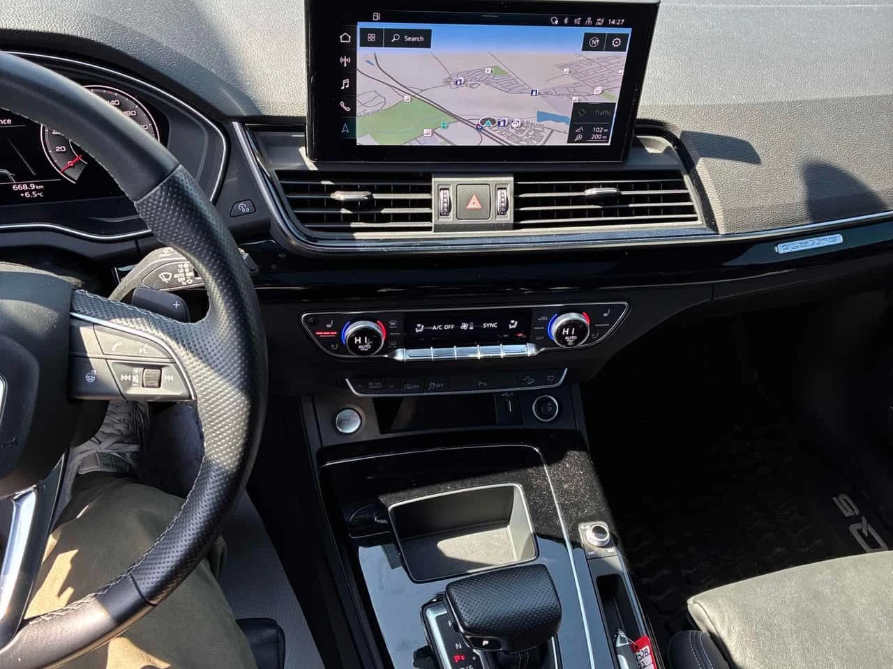 Audi Q5 * Technik * CARFAX * S-LINE * PANO, снимка 9 - Автомобили и джипове - 54144683