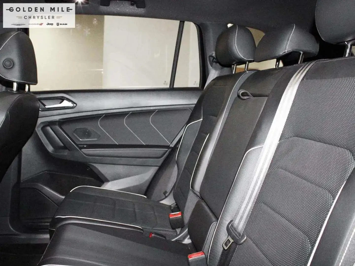 VW Tiguan R-LINE  HIGHLINE ЦЕНА ДО БЪЛГАРИЯ АВТОКРЕДИТ, снимка 17 - Автомобили и джипове - 55153762