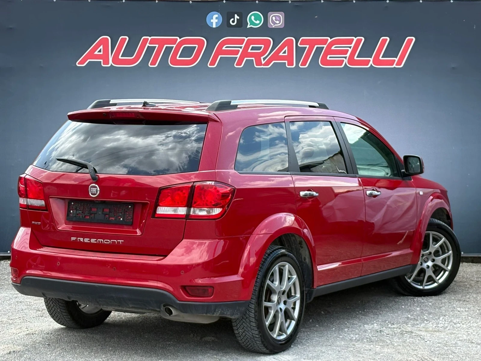 Fiat Freemont 2.0D | 7 МЕСТЕН| ЛИЗИНГ, снимка 6 - Автомобили и джипове - 55775739