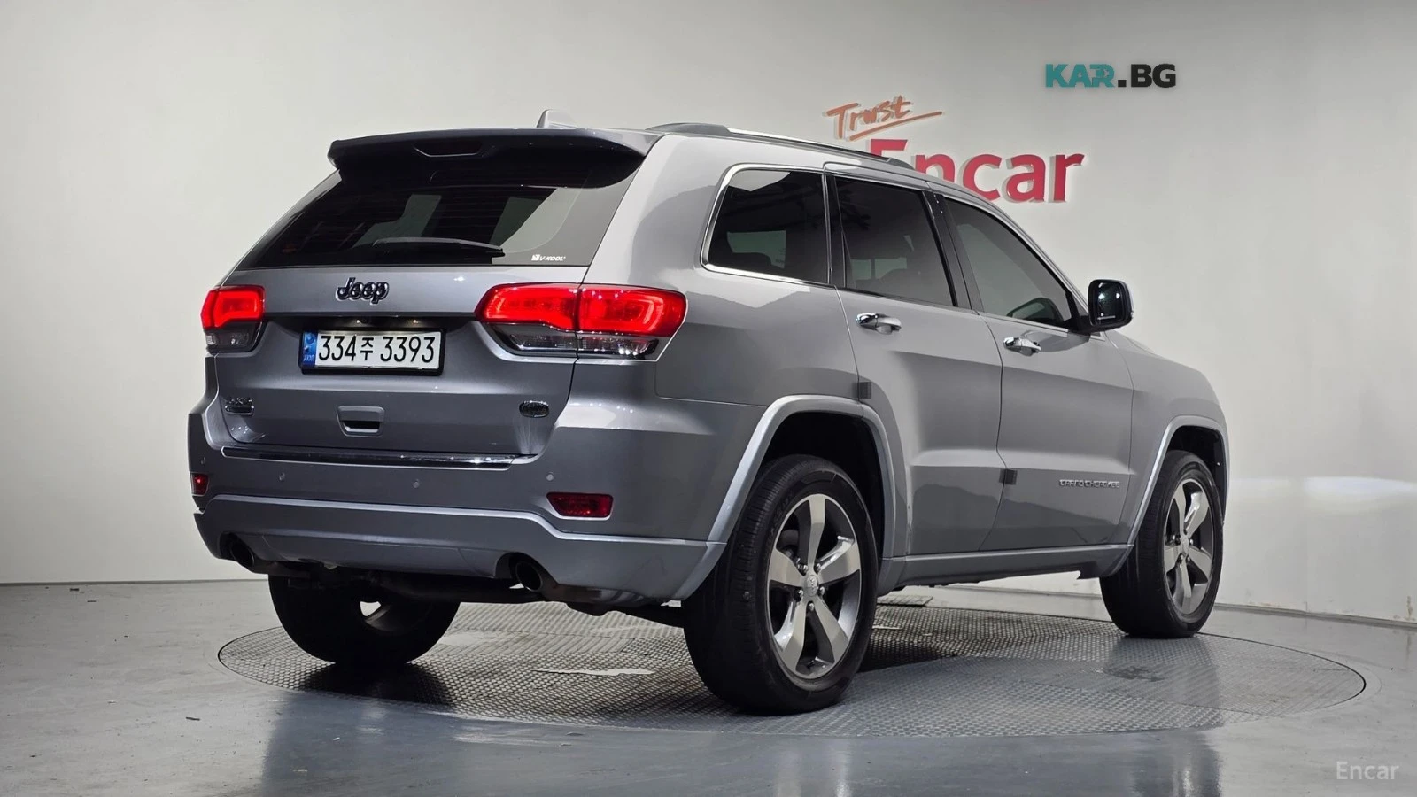 Jeep Grand cherokee OVERLAND* 4X4* 8ZF* DISTRONIC* PANO* ОБДУХ* , снимка 2 - Автомобили и джипове - 55993082