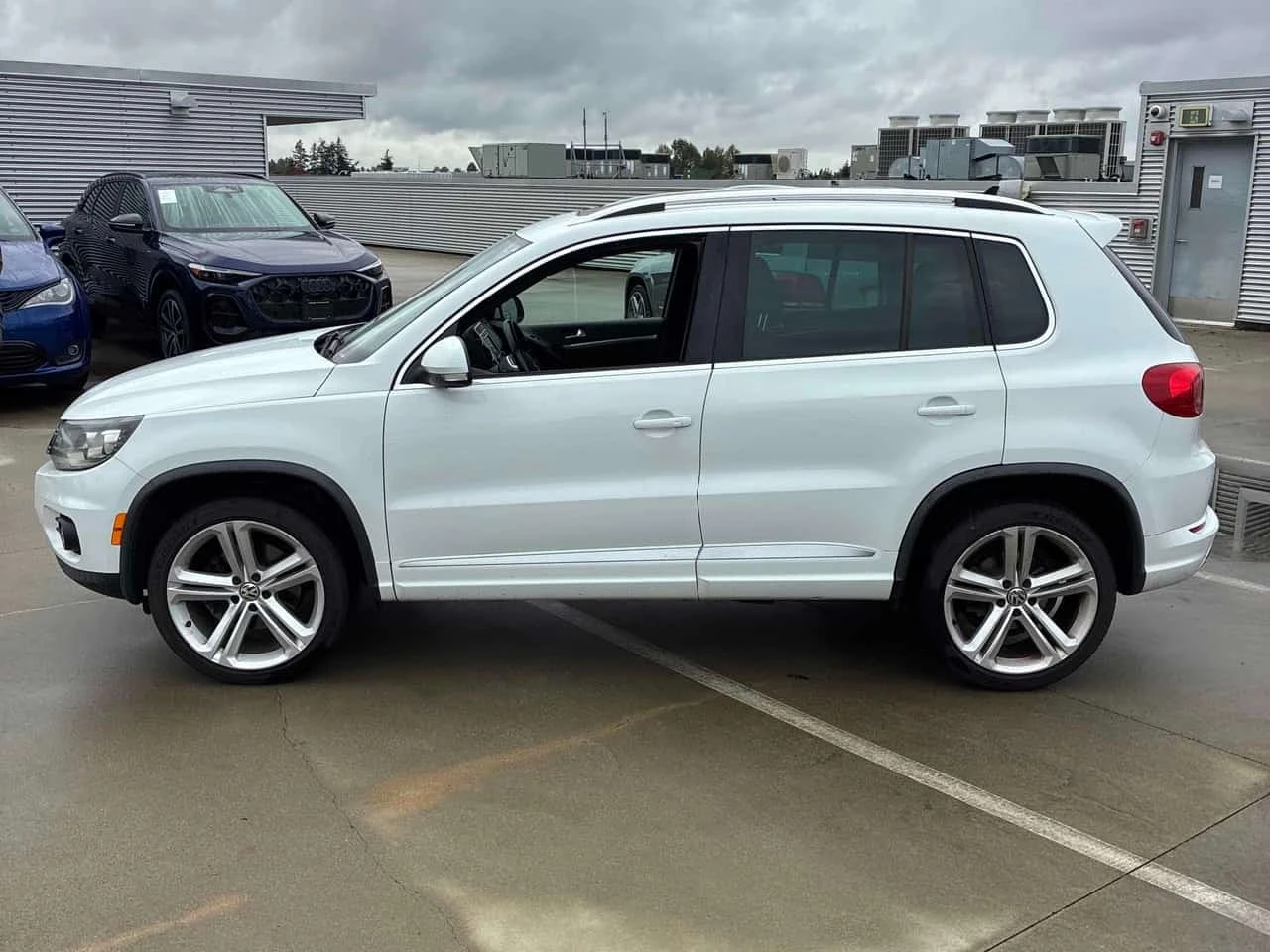 VW Tiguan * 4MOTION 4dr Auto * CARFAX * ���� �� �� | Mobile.bg � ����������� 2