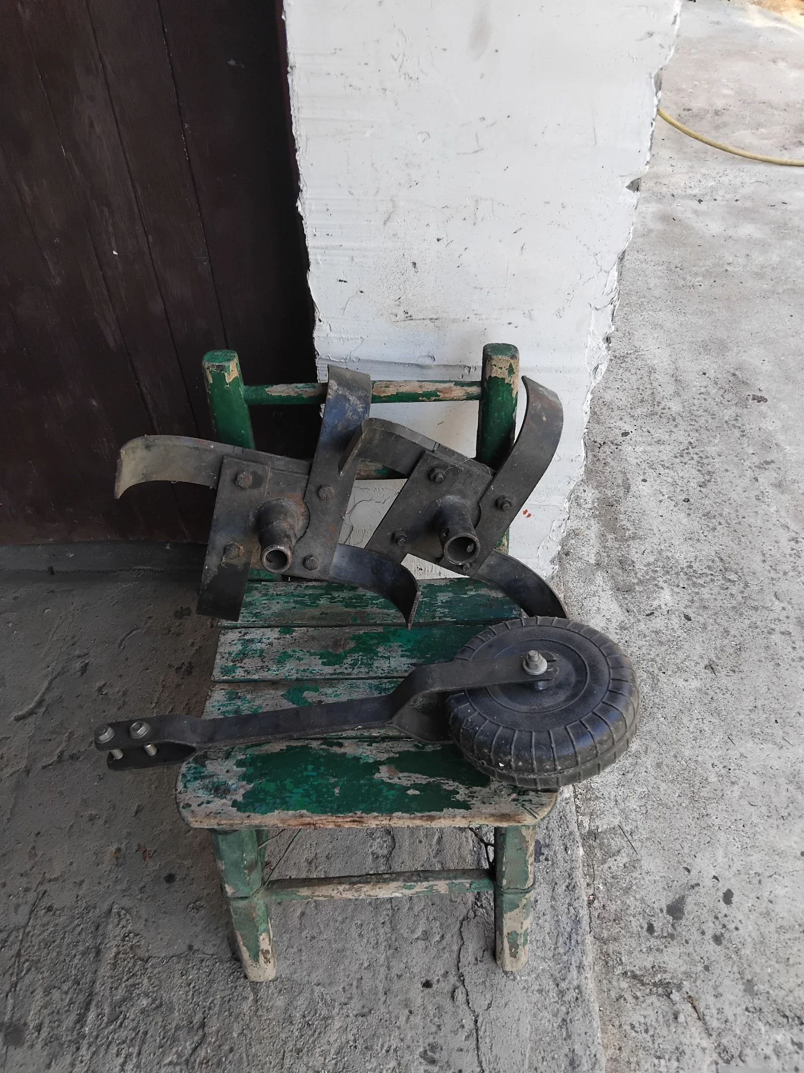   4  25 | Mobile.bg   17