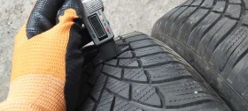 Гуми Зимни 215/65R16, снимка 3