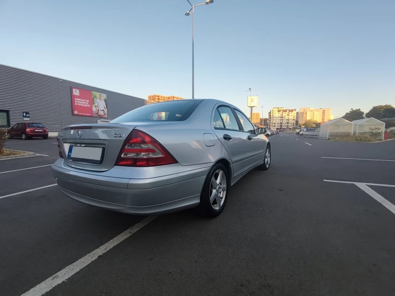 Mercedes-Benz C 200 Facelift, снимка 5 - Автомобили и джипове - 47013099