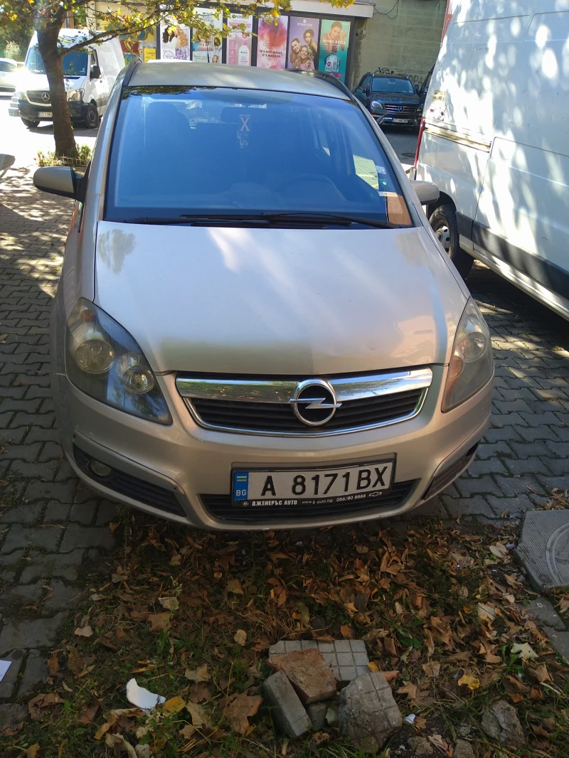 Opel Zafira 1.8 i, снимка 3 - Автомобили и джипове - 47825823