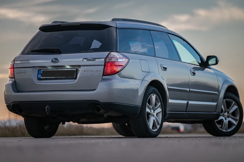 Subaru Outback 2.5 Автомат Газ, снимка 5 - Автомобили и джипове - 48372774