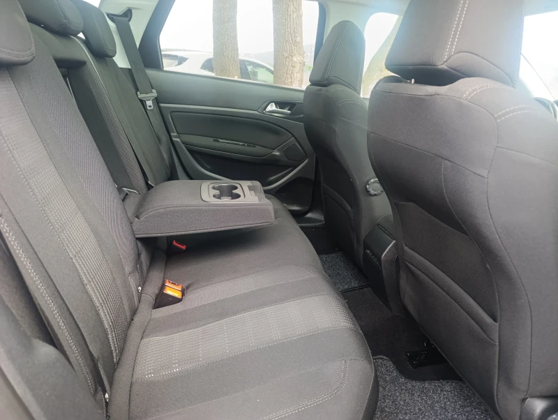 Peugeot 308 SW 1.2 Allure Panorama, снимка 12 - Автомобили и джипове - 51351795