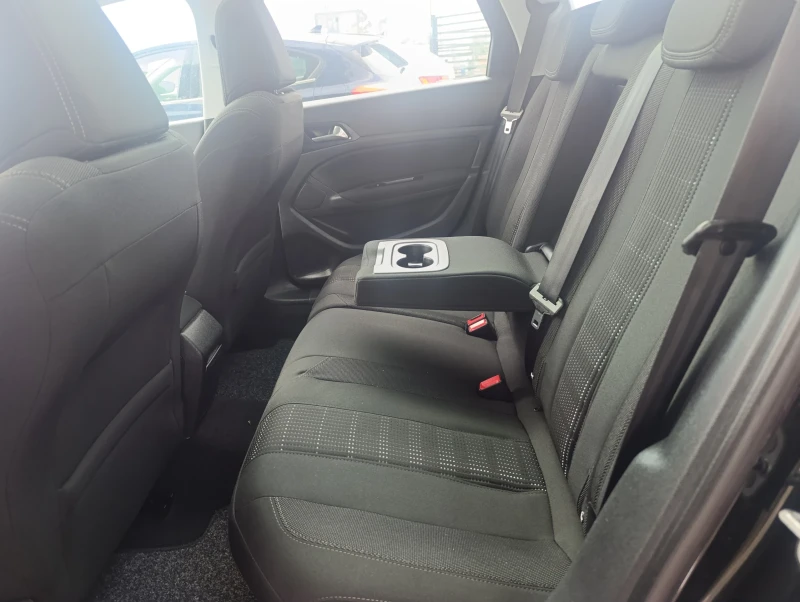 Peugeot 308 SW 1.2 Allure Panorama, снимка 13 - Автомобили и джипове - 51351795