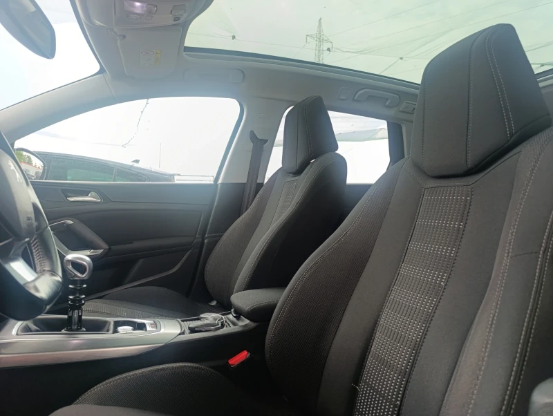 Peugeot 308 SW 1.2 Allure Panorama, снимка 15 - Автомобили и джипове - 51351795