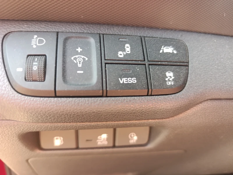 Hyundai Ioniq Premium Plug-In Hybrid Лизинг!!!, снимка 14 - Автомобили и джипове - 51507606