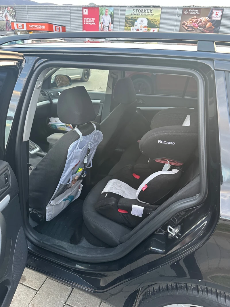 Skoda Octavia 1.6 TDI, снимка 10 - Автомобили и джипове - 52281513